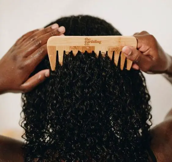 How Do You Keep Your Kinky Curly Hair Frizz Free ?