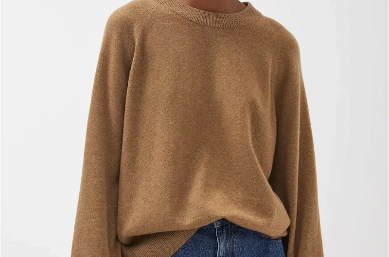 Why oversized cashmere is considered a luxury fabric?