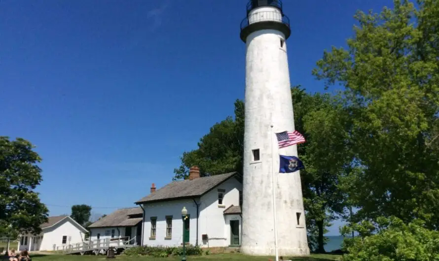 5 Unbeatable Reasons to Spice Up Your Life by Volunteering as a Lighthouse Keeper in Michigan’s Historic Beacons